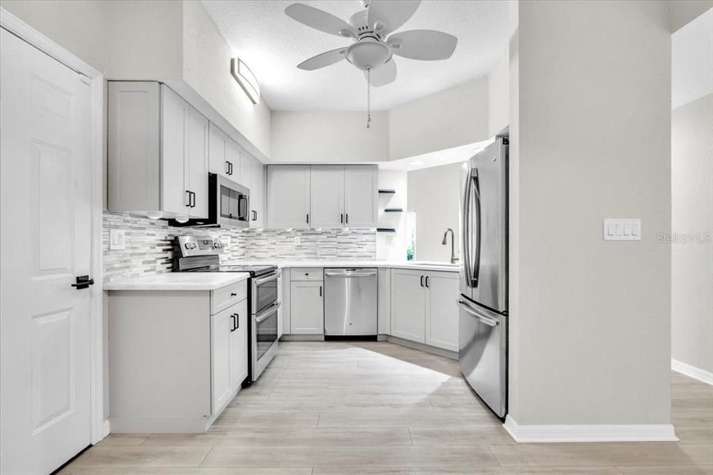 For Sale: $274,900 (2 beds, 2 baths, 1320 Square Feet)