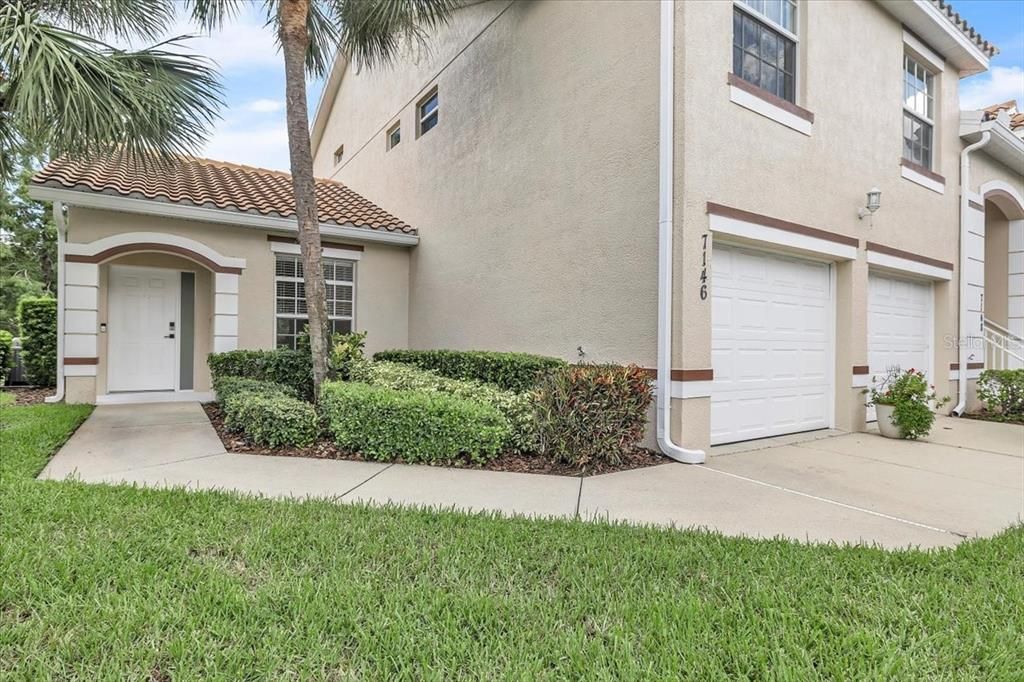 For Sale: $274,900 (2 beds, 2 baths, 1320 Square Feet)