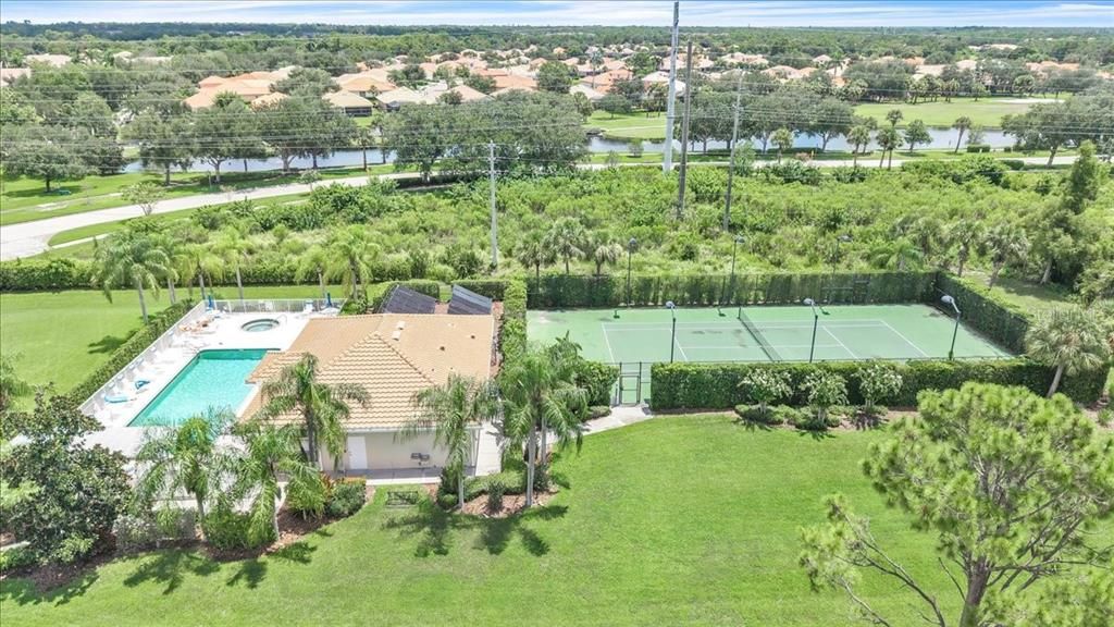 For Sale: $274,900 (2 beds, 2 baths, 1320 Square Feet)