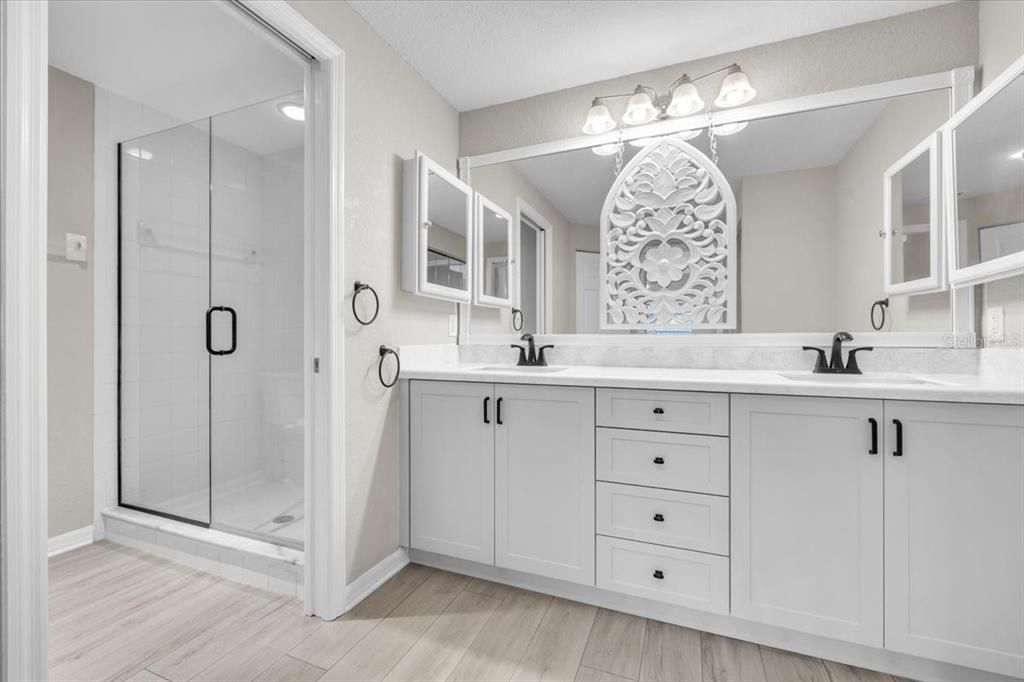 For Sale: $274,900 (2 beds, 2 baths, 1320 Square Feet)