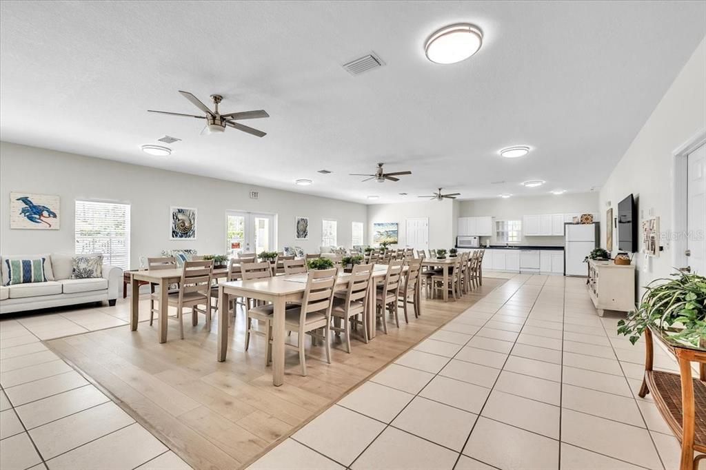 For Sale: $274,900 (2 beds, 2 baths, 1320 Square Feet)