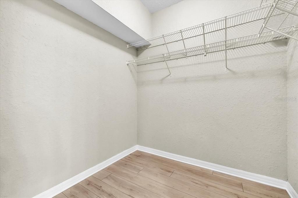 For Sale: $274,900 (2 beds, 2 baths, 1320 Square Feet)