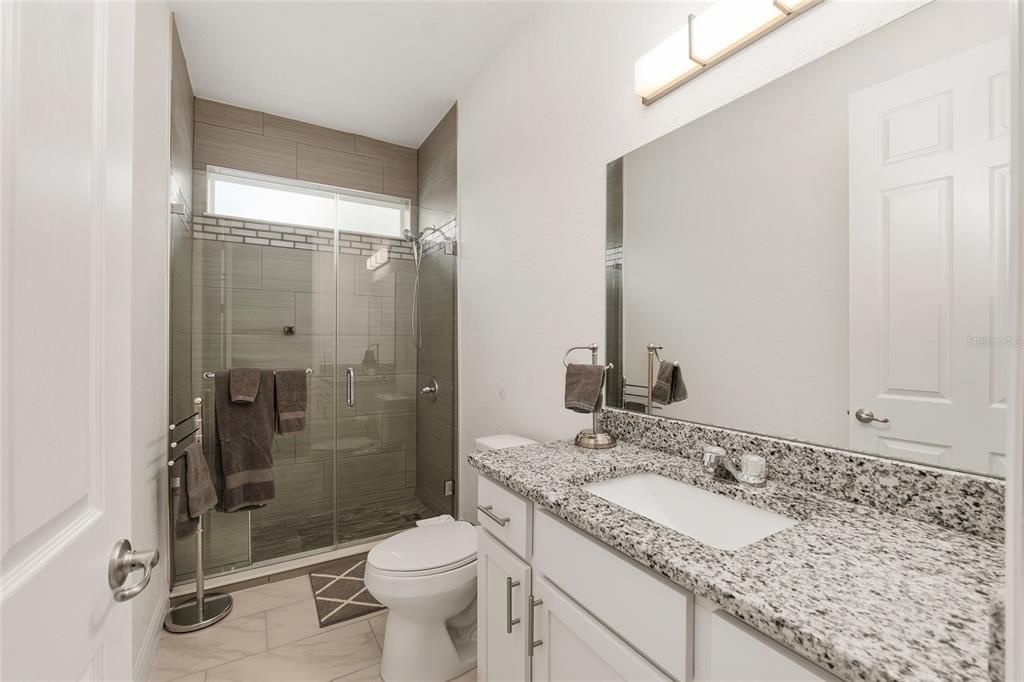En Venta: $449,900 (4 camas, 2 baños, 2259 Pies cuadrados)