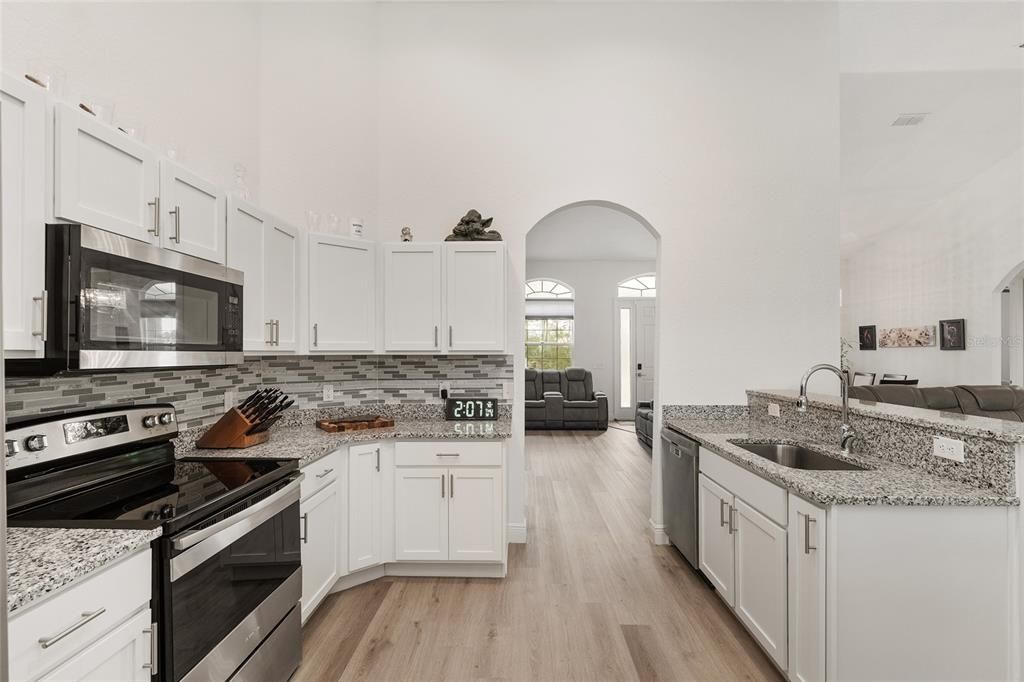 En Venta: $449,900 (4 camas, 2 baños, 2259 Pies cuadrados)