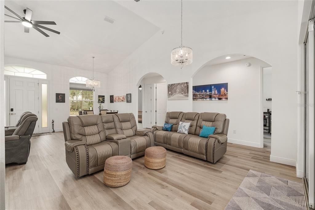 En Venta: $449,900 (4 camas, 2 baños, 2259 Pies cuadrados)