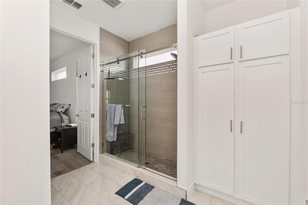 En Venta: $449,900 (4 camas, 2 baños, 2259 Pies cuadrados)