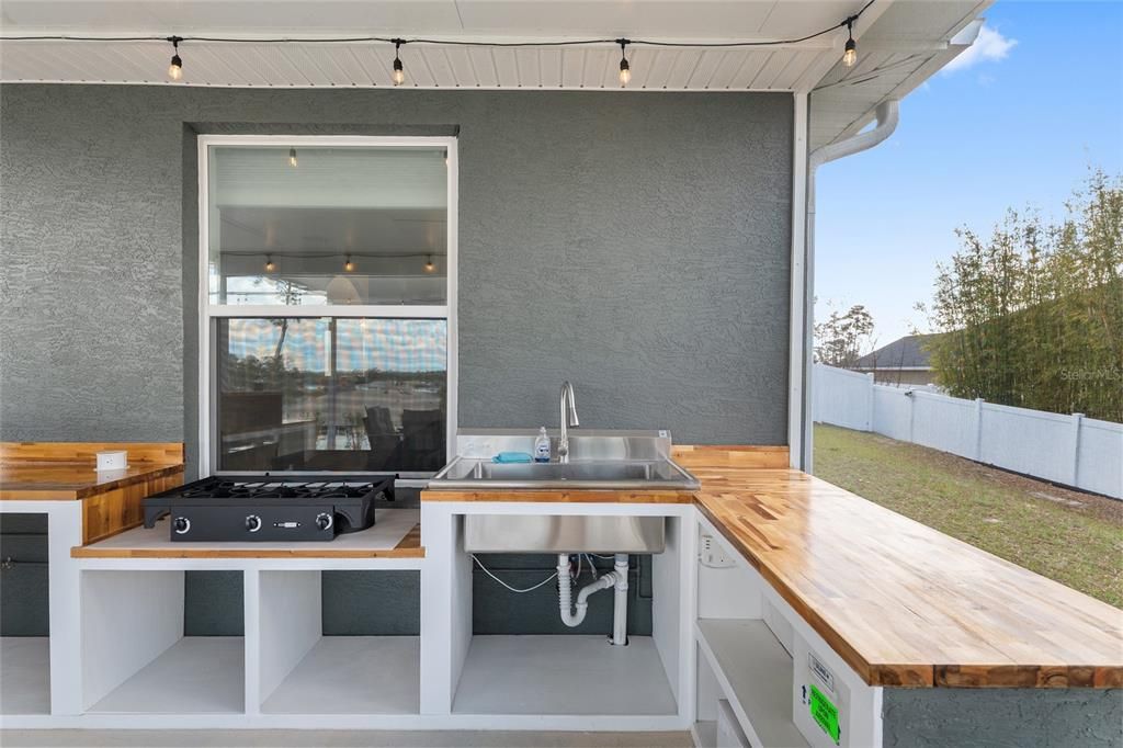 En Venta: $449,900 (4 camas, 2 baños, 2259 Pies cuadrados)