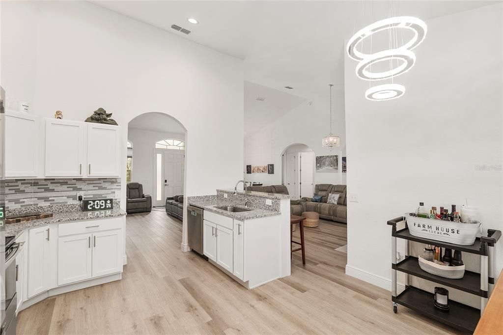 En Venta: $449,900 (4 camas, 2 baños, 2259 Pies cuadrados)
