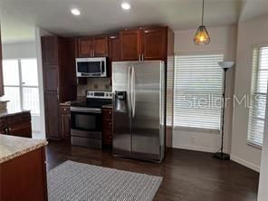В аренду: $2,850 (4 спален, 2 ванн, 1643 Квадратных фут)