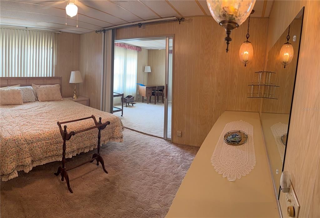 На продажу: $165,000 (3 спален, 2 ванн, 1392 Квадратных фут)