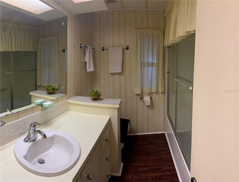 На продажу: $165,000 (3 спален, 2 ванн, 1392 Квадратных фут)