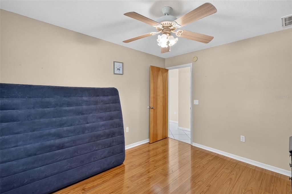 En Venta: $395,000 (3 camas, 2 baños, 2026 Pies cuadrados)