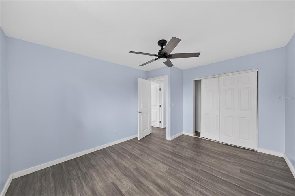 For Sale: $349,900 (3 beds, 2 baths, 1971 Square Feet)