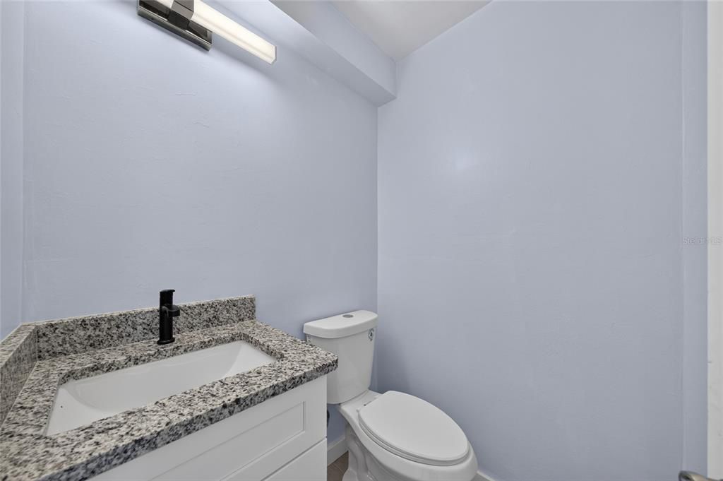 For Sale: $349,900 (3 beds, 2 baths, 1971 Square Feet)