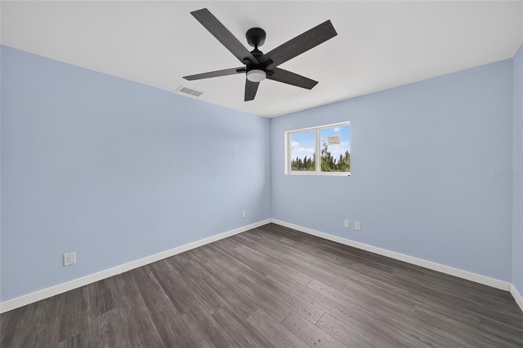 For Sale: $349,900 (3 beds, 2 baths, 1971 Square Feet)