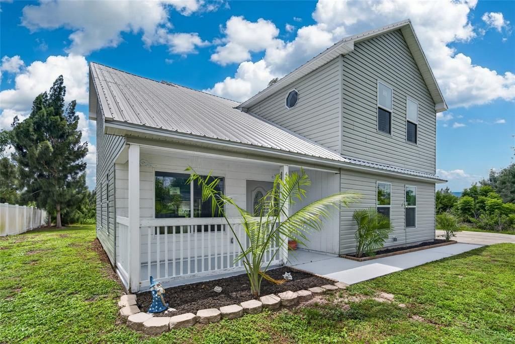 For Sale: $349,900 (3 beds, 2 baths, 1971 Square Feet)