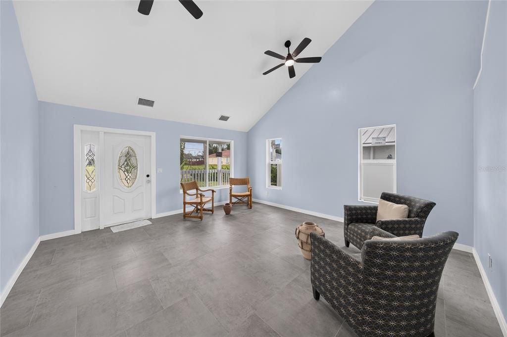 For Sale: $349,900 (3 beds, 2 baths, 1971 Square Feet)