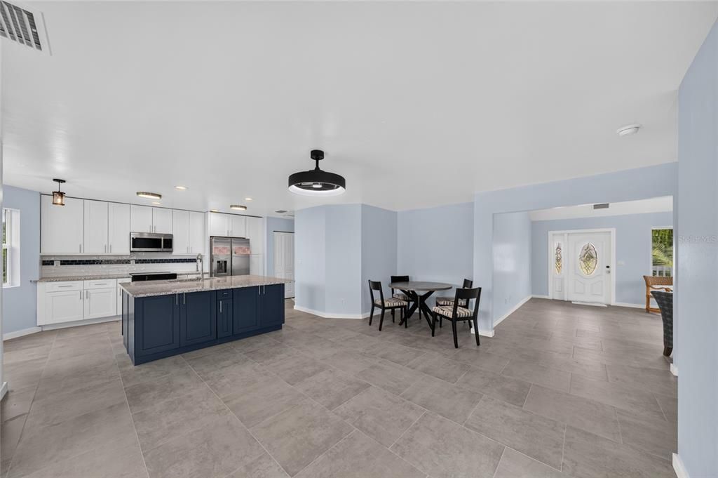 For Sale: $349,900 (3 beds, 2 baths, 1971 Square Feet)