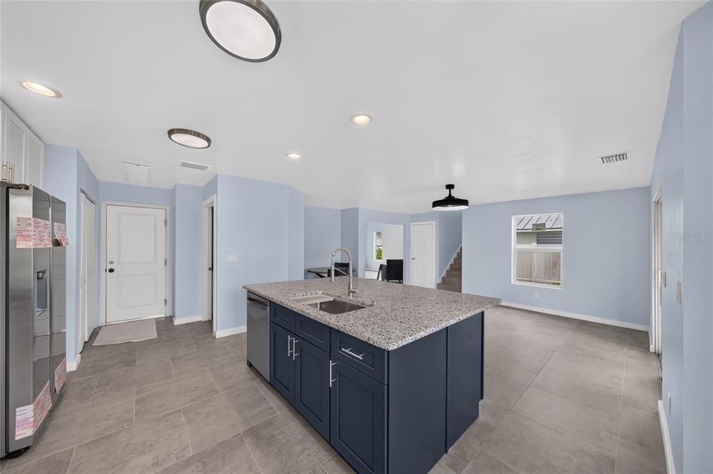 For Sale: $349,900 (3 beds, 2 baths, 1971 Square Feet)