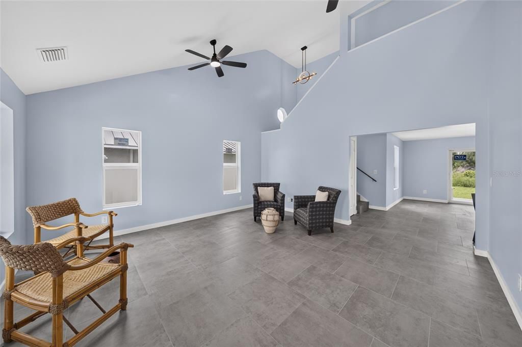 For Sale: $349,900 (3 beds, 2 baths, 1971 Square Feet)