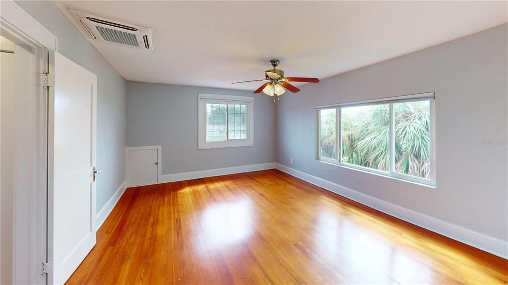 En Venta: $1,665,000 (4 camas, 3 baños, 2968 Pies cuadrados)