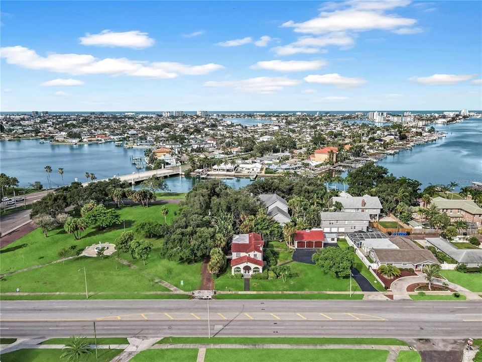 En Venta: $1,665,000 (4 camas, 3 baños, 2968 Pies cuadrados)
