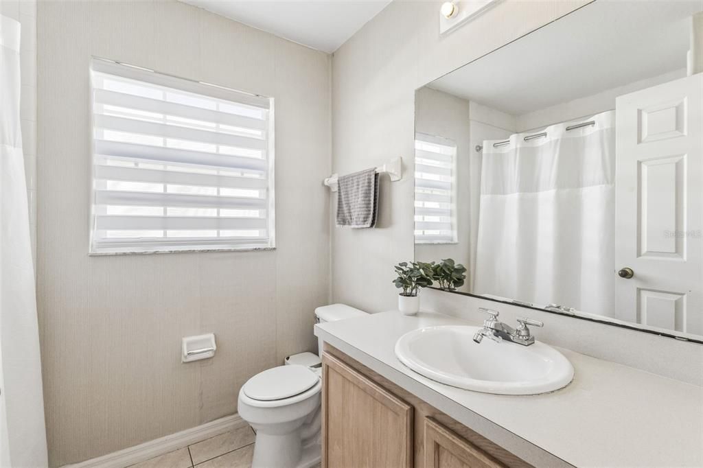 For Rent: $2,595 (3 beds, 2 baths, 1662 Square Feet)