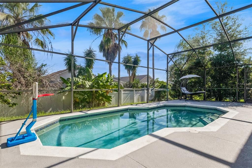 For Rent: $2,595 (3 beds, 2 baths, 1662 Square Feet)