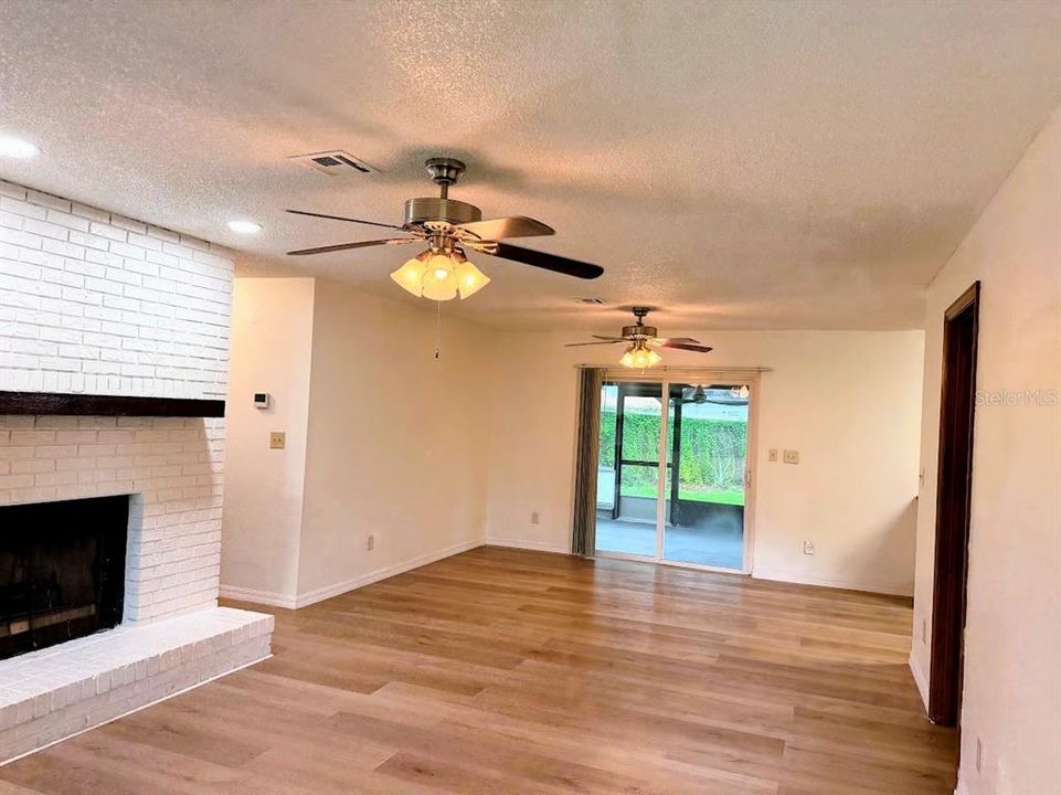 For Rent: $1,700 (3 beds, 2 baths, 1222 Square Feet)