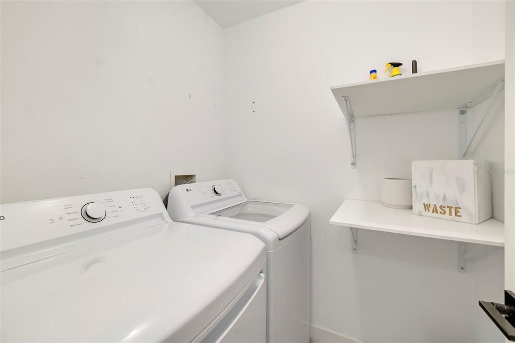 For Sale: $329,000 (2 beds, 2 baths, 1684 Square Feet)