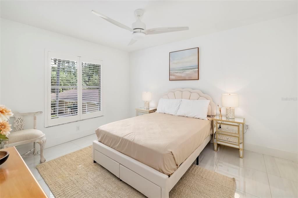 For Sale: $329,000 (2 beds, 2 baths, 1684 Square Feet)