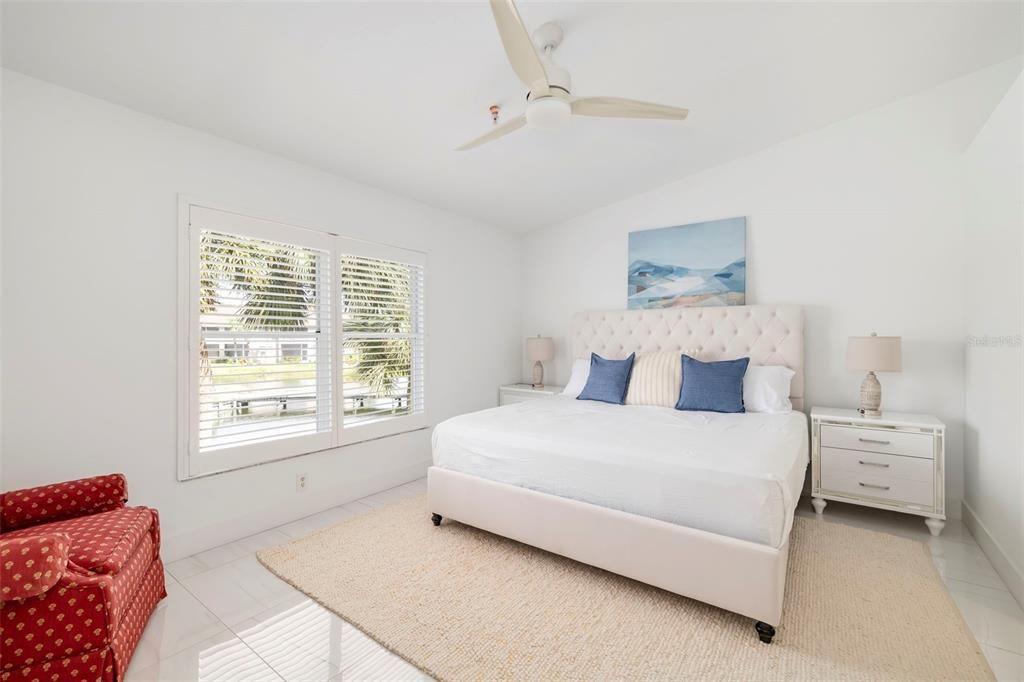For Sale: $329,000 (2 beds, 2 baths, 1684 Square Feet)