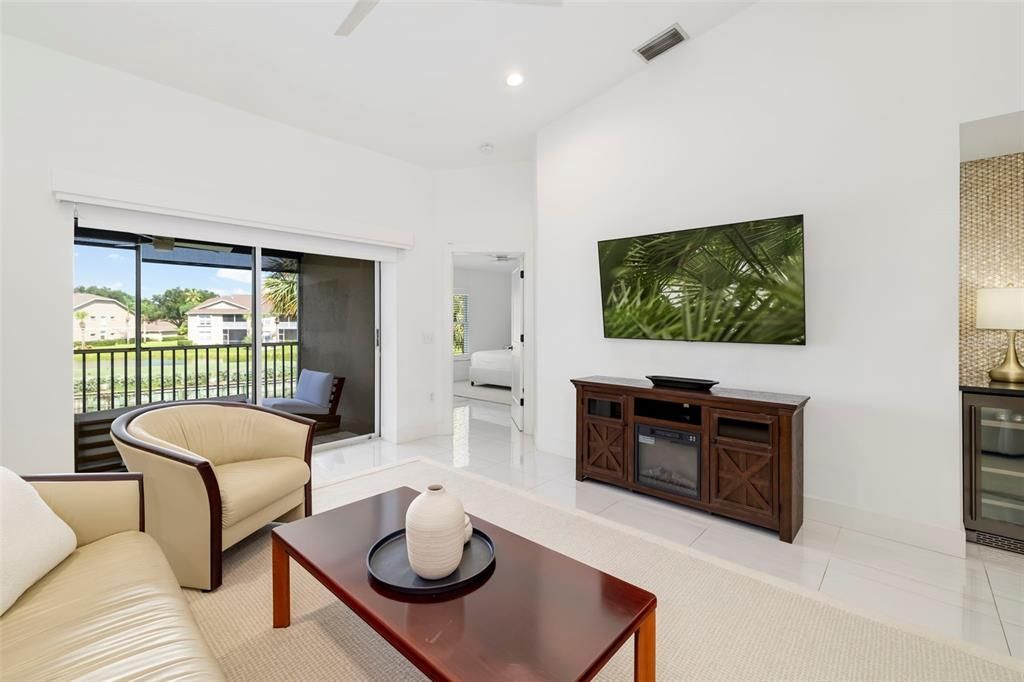 For Sale: $329,000 (2 beds, 2 baths, 1684 Square Feet)