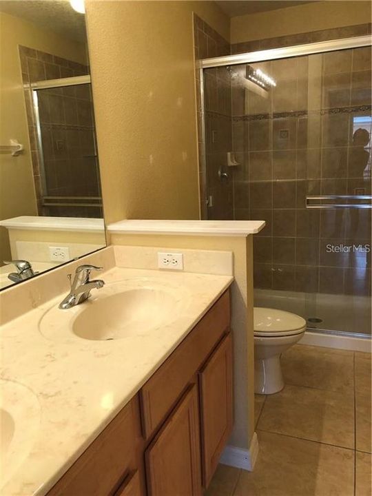 For Rent: $2,250 (3 beds, 2 baths, 1828 Square Feet)