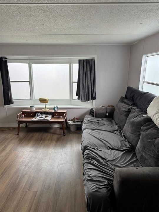For Sale: $19,999 (1 beds, 1 baths, 600 Square Feet)
