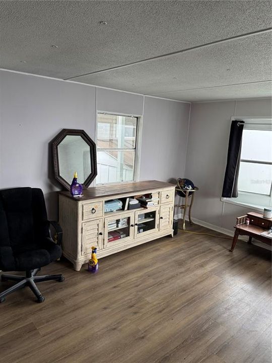 For Sale: $19,999 (1 beds, 1 baths, 600 Square Feet)