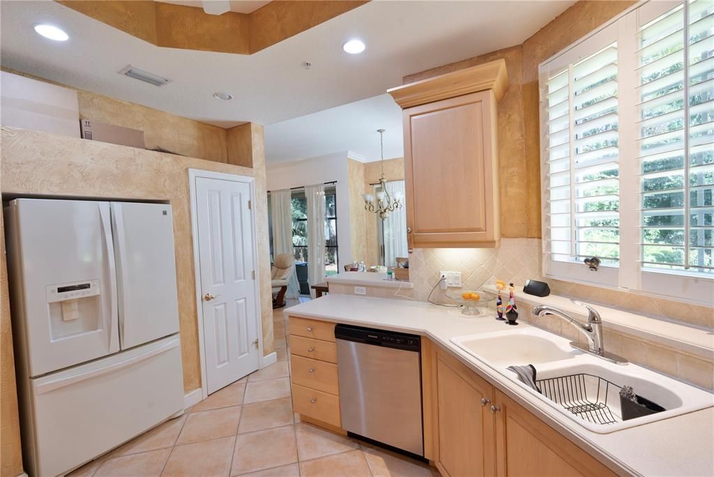 For Sale: $475,000 (3 beds, 2 baths, 1798 Square Feet)