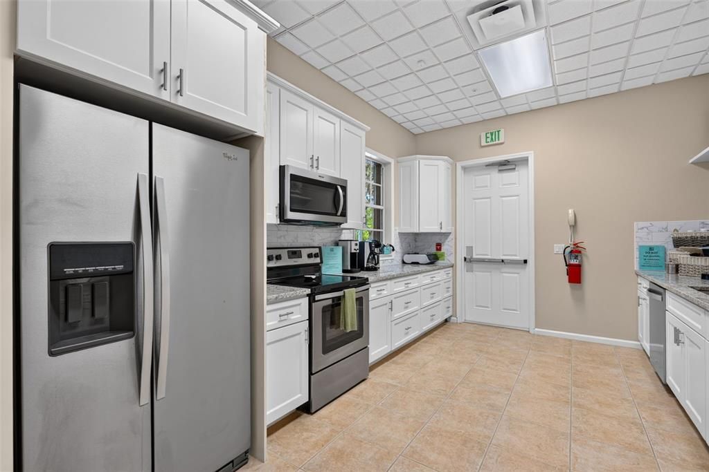 For Sale: $475,000 (3 beds, 2 baths, 1798 Square Feet)