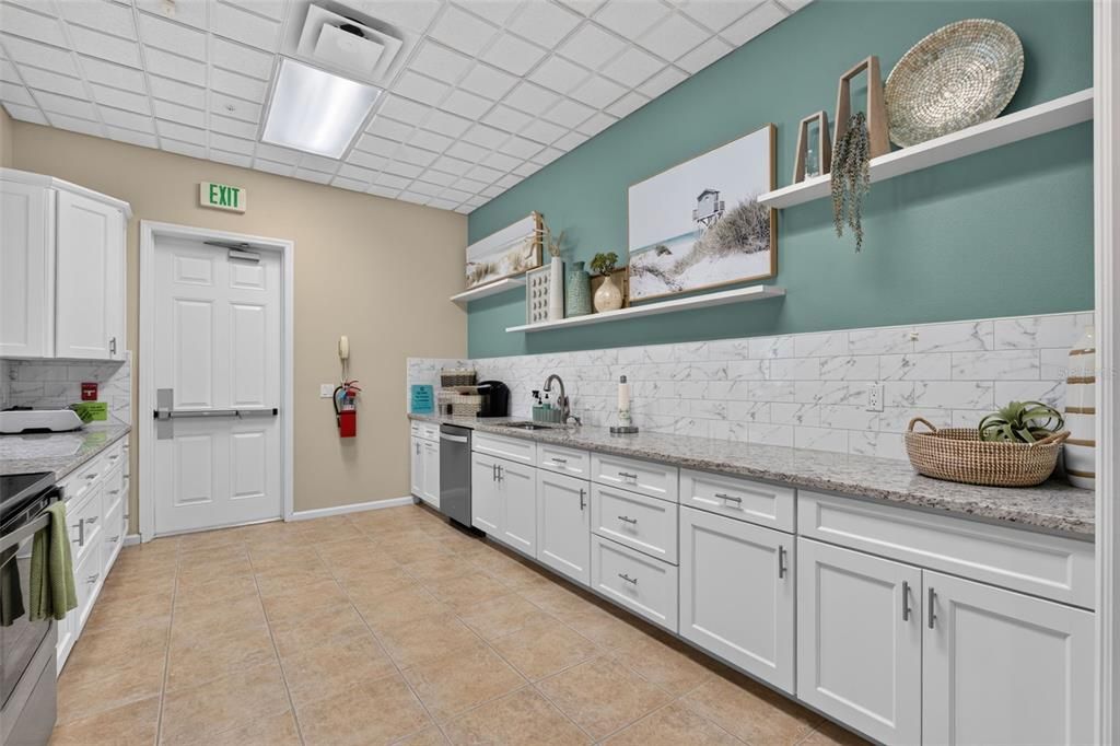 For Sale: $475,000 (3 beds, 2 baths, 1798 Square Feet)