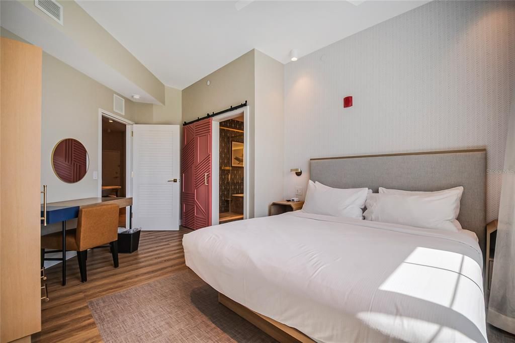 For Sale: $359,900 (2 beds, 2 baths, 1163 Square Feet)