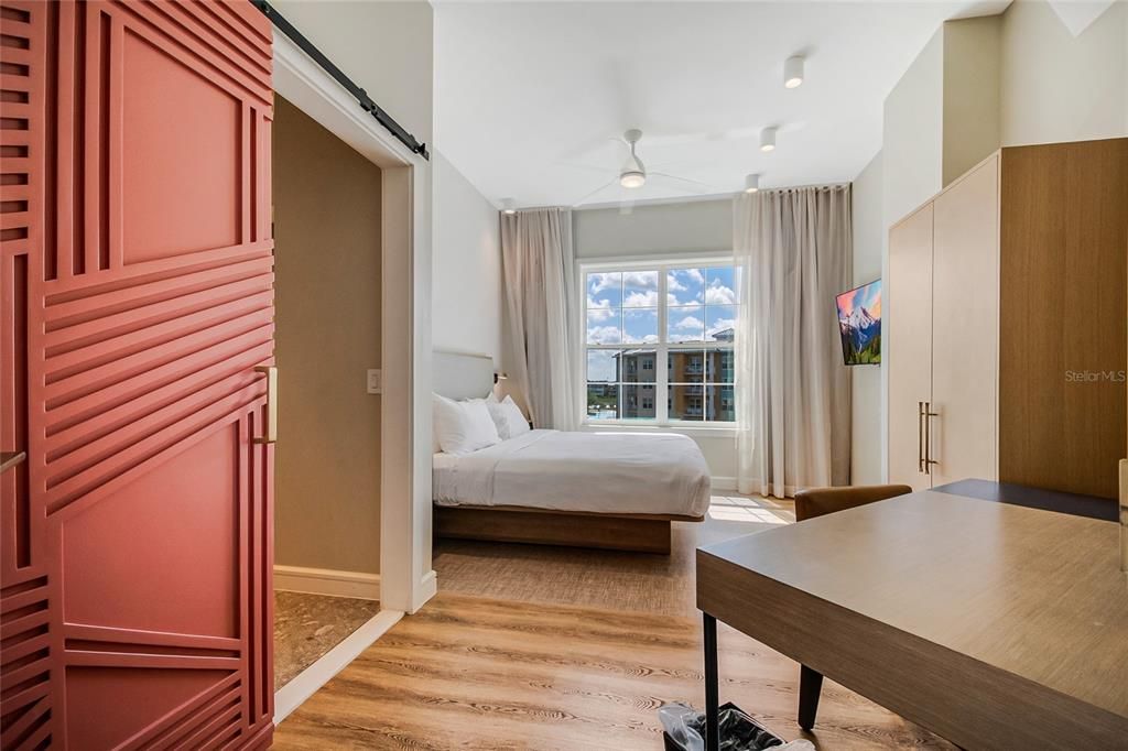 For Sale: $359,900 (2 beds, 2 baths, 1163 Square Feet)