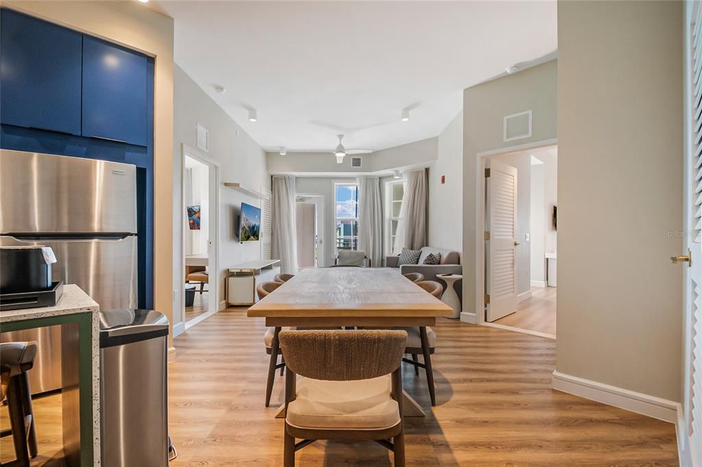 For Sale: $359,900 (2 beds, 2 baths, 1163 Square Feet)