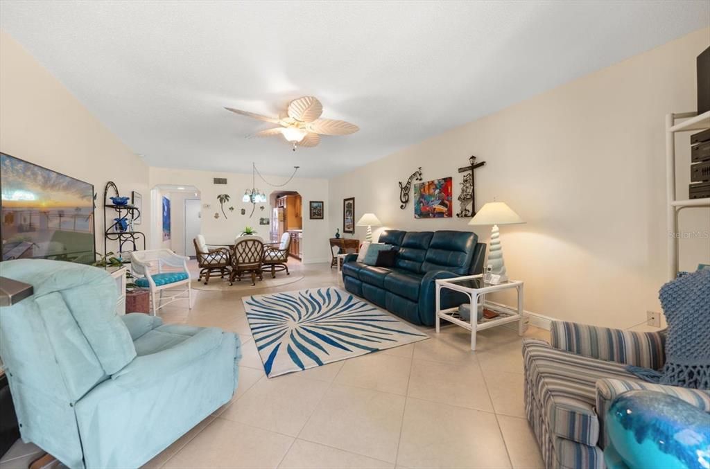 En Venta: $200,000 (2 camas, 2 baños, 1150 Pies cuadrados)