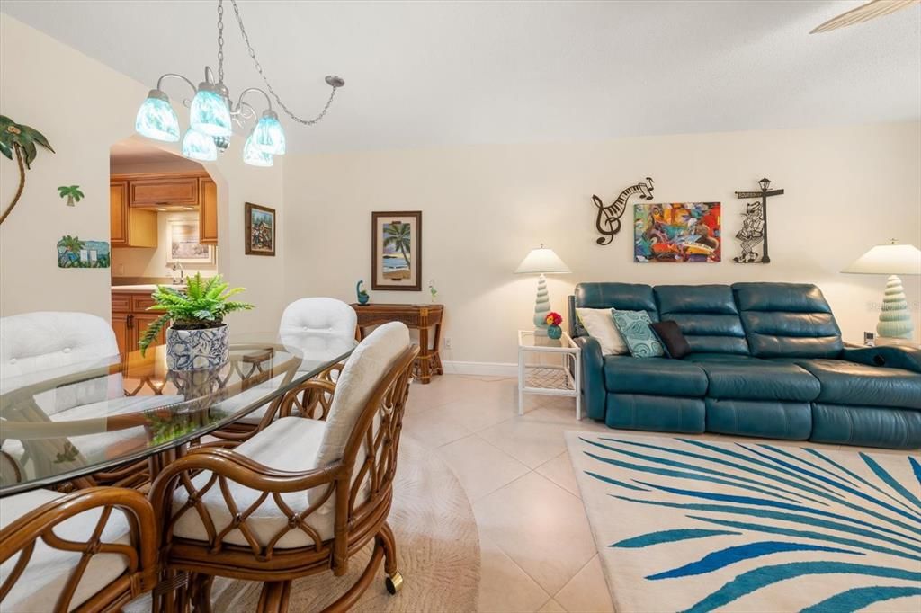 En Venta: $200,000 (2 camas, 2 baños, 1150 Pies cuadrados)