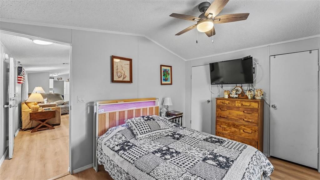 En Venta: $232,000 (2 camas, 2 baños, 1056 Pies cuadrados)