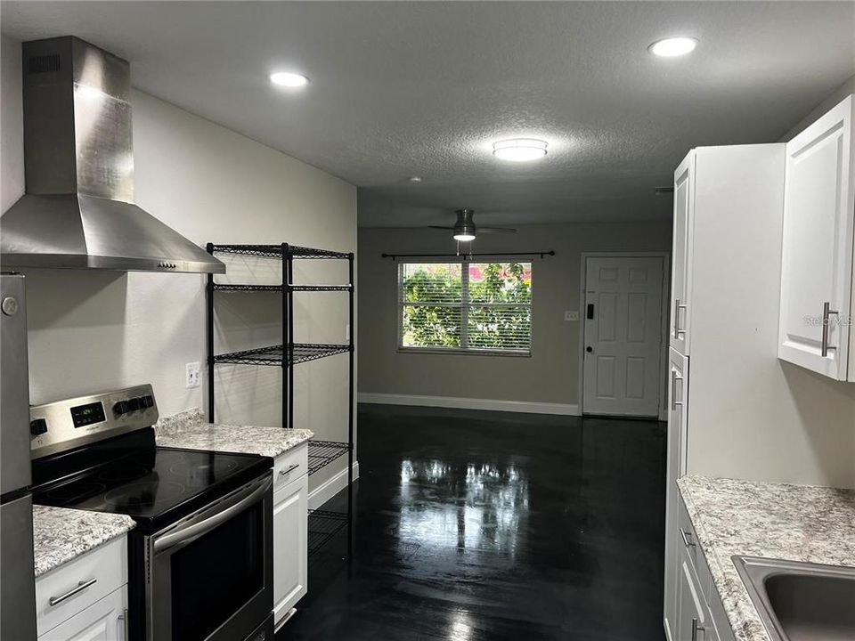 For Rent: $1,475 (1 beds, 1 baths, 1288 Square Feet)