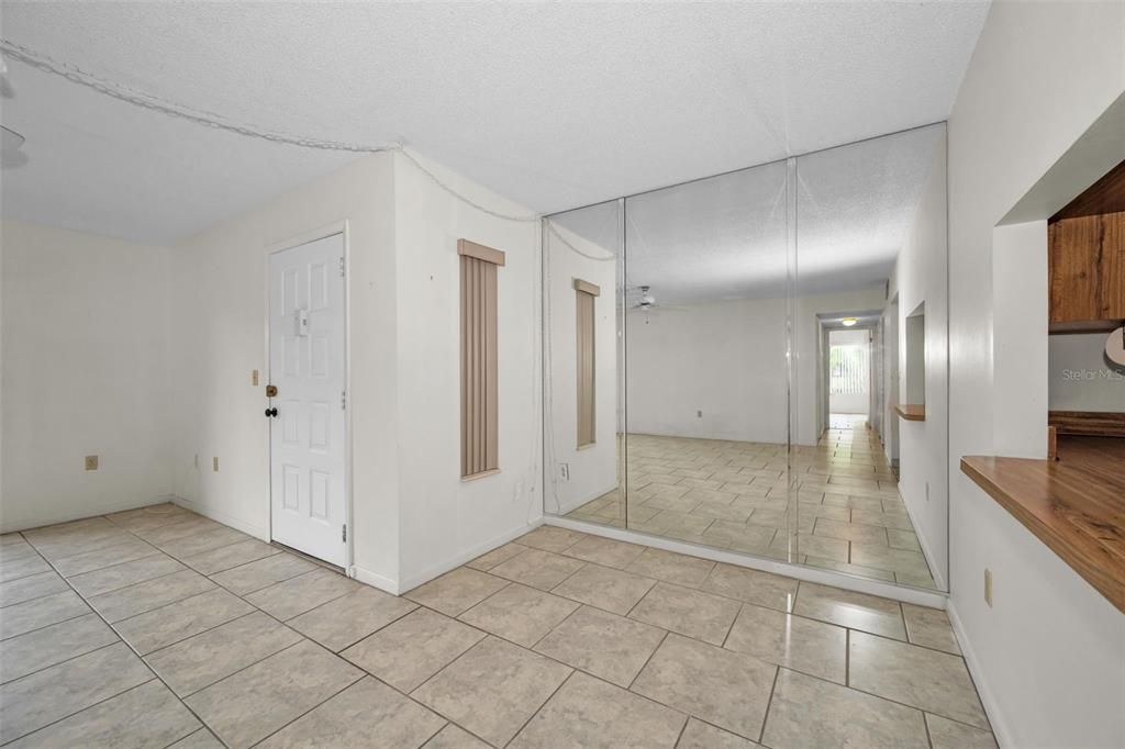 For Rent: $1,600 (2 beds, 2 baths, 1038 Square Feet)