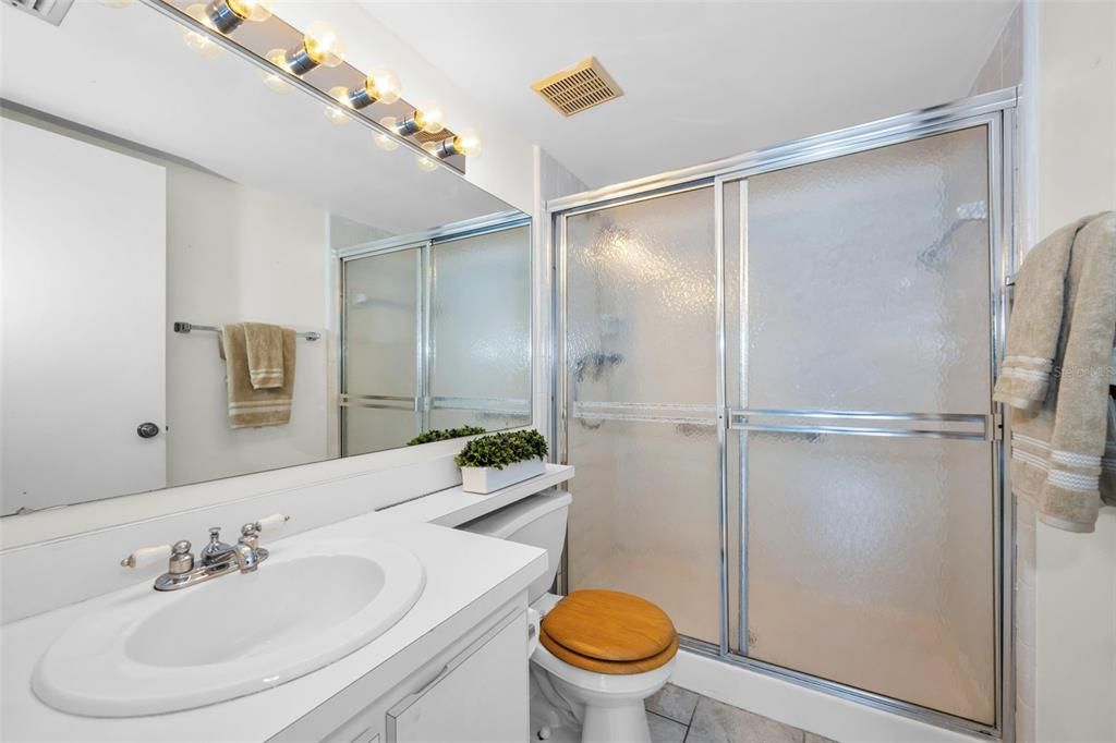 For Rent: $1,600 (2 beds, 2 baths, 1038 Square Feet)