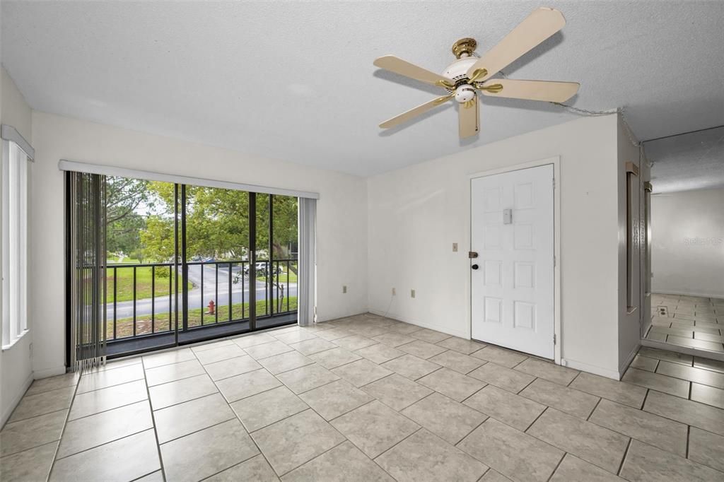 For Rent: $1,600 (2 beds, 2 baths, 1038 Square Feet)
