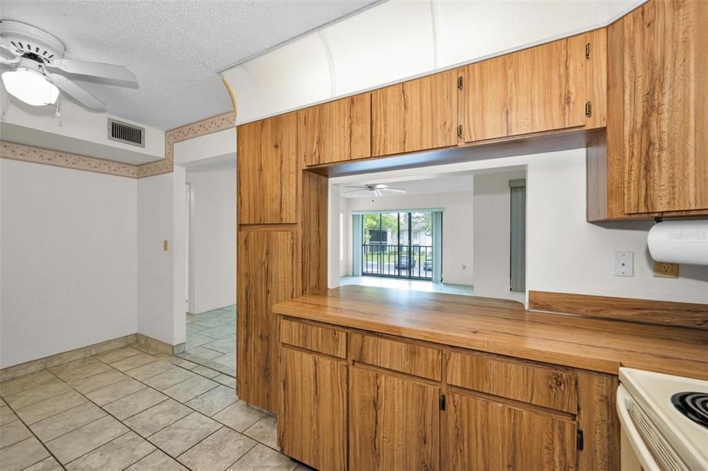 For Rent: $1,600 (2 beds, 2 baths, 1038 Square Feet)